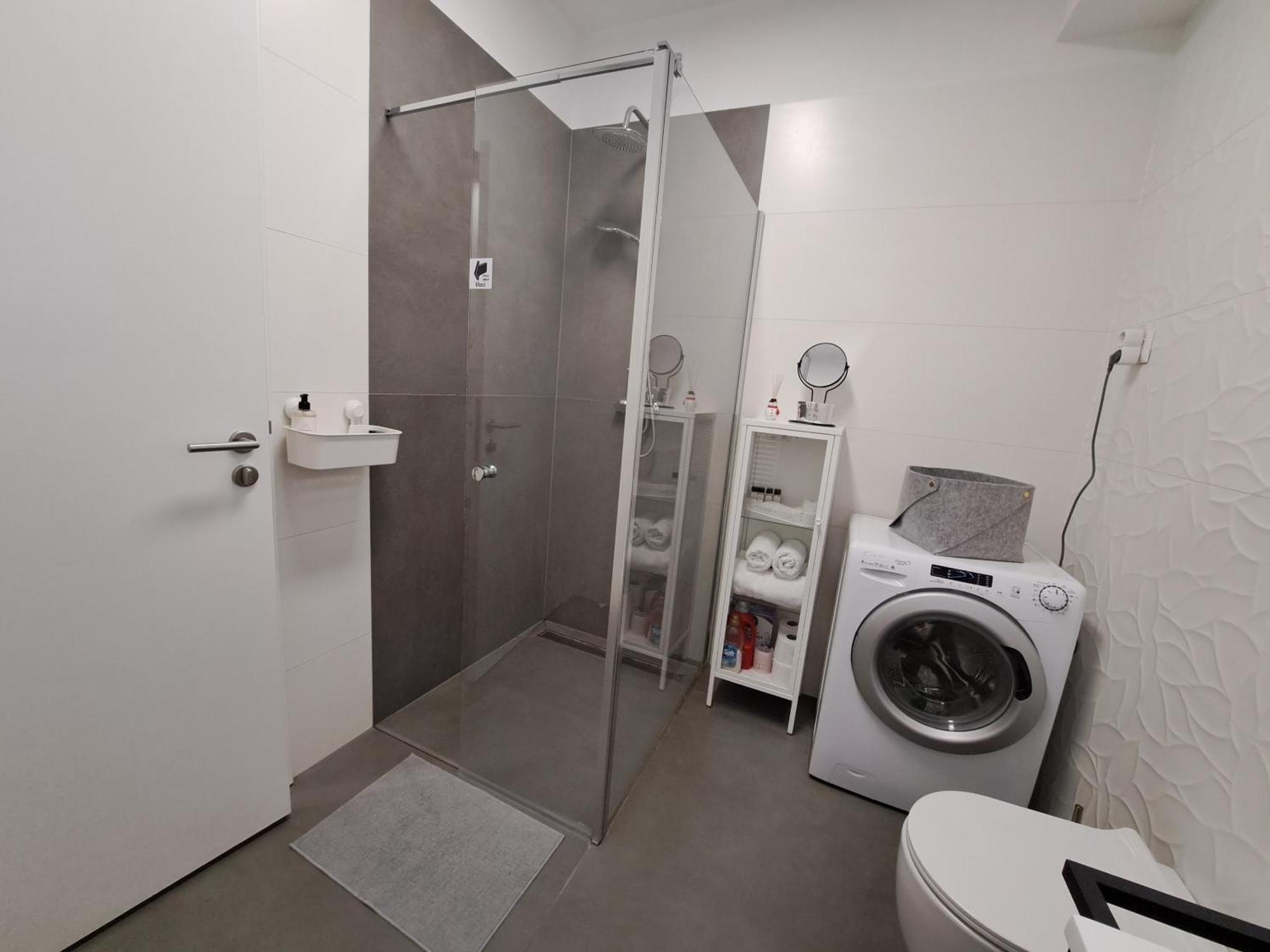 Stunning New Apartment With Free Parking Near City Centre Ljubljana Exteriör bild